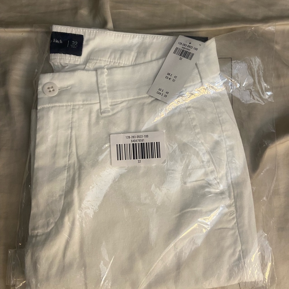 Abercrombie & Fitch white Chino Pants 32 W